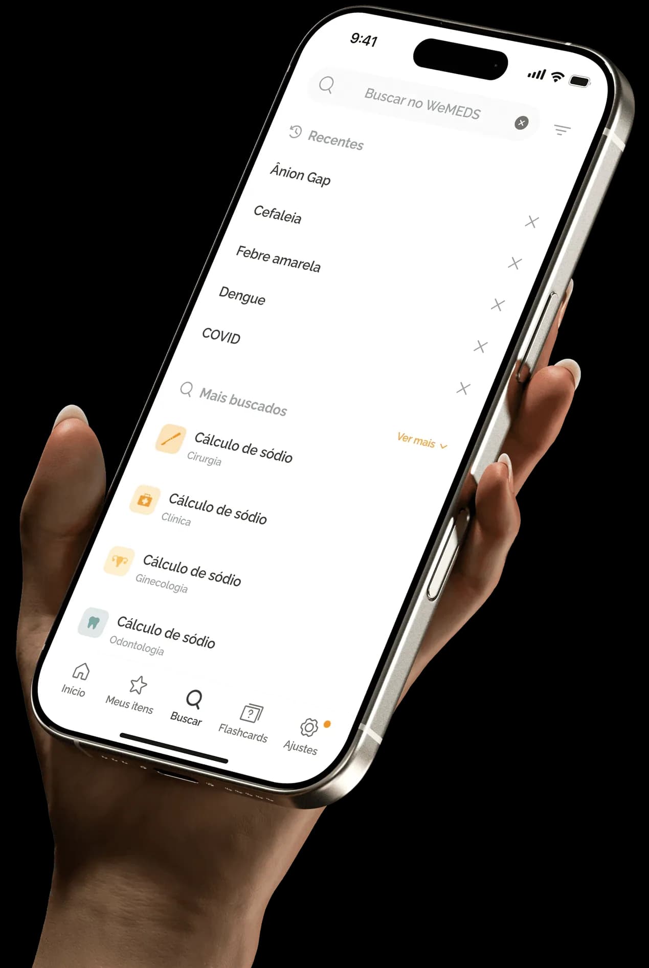 Mão segurando o celular com o app WeMEDS